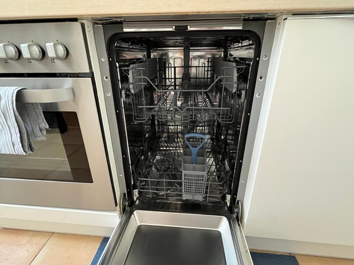 Stylish Apt Near Urania 1Br Apartment Wina Bagian luar foto