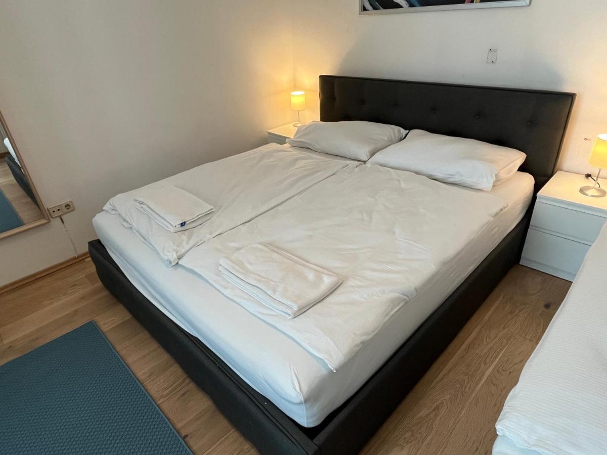 Stylish Apt Near Urania 1Br Apartment Wina Bagian luar foto