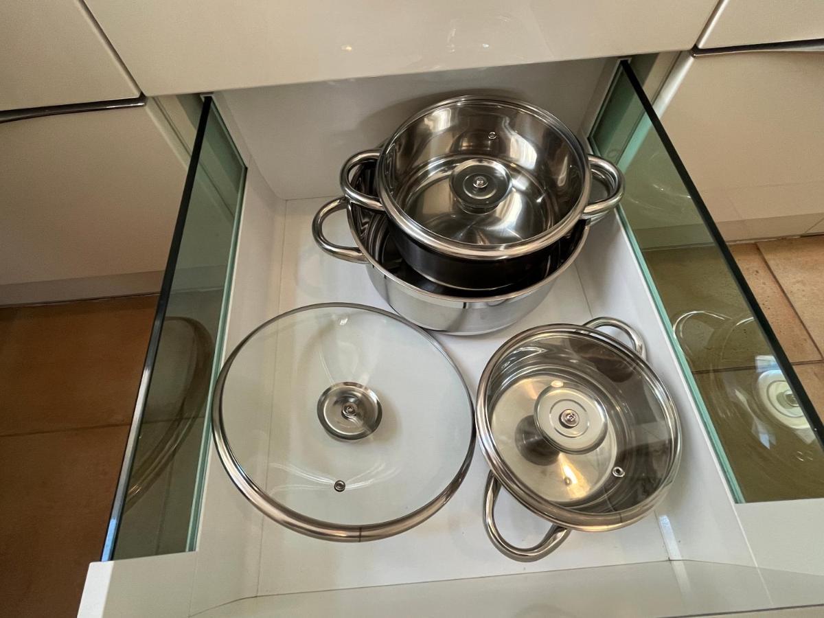 Stylish Apt Near Urania 1Br Apartment Wina Bagian luar foto