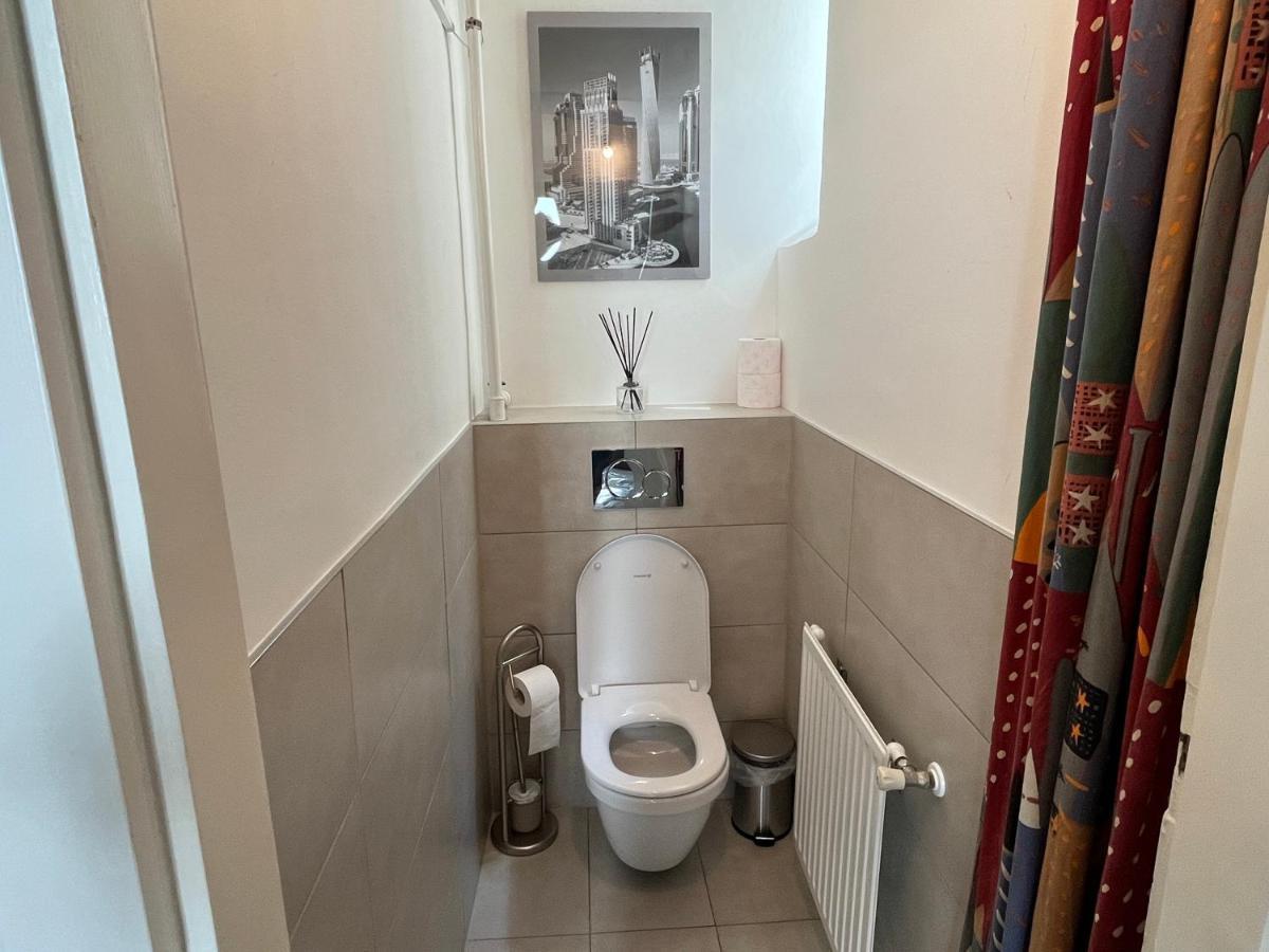 Stylish Apt Near Urania 1Br Apartment Wina Bagian luar foto