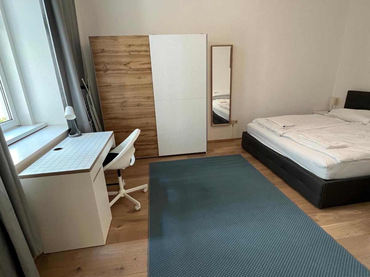 Stylish Apt Near Urania 1Br Apartment Wina Bagian luar foto
